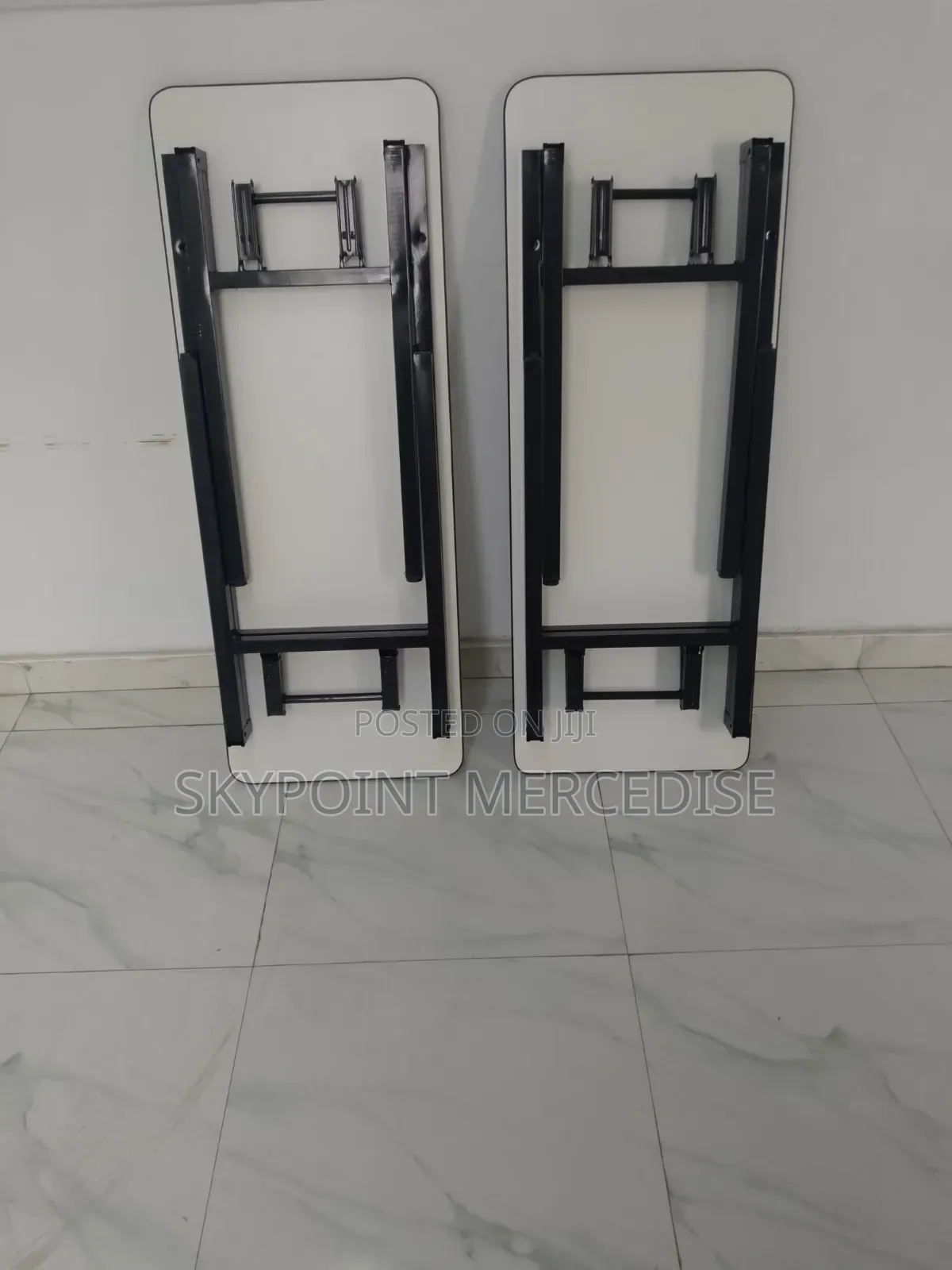 A Mobile Foldable Table