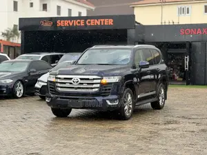 Toyota Land Cruiser 79 Series 2025 Blue