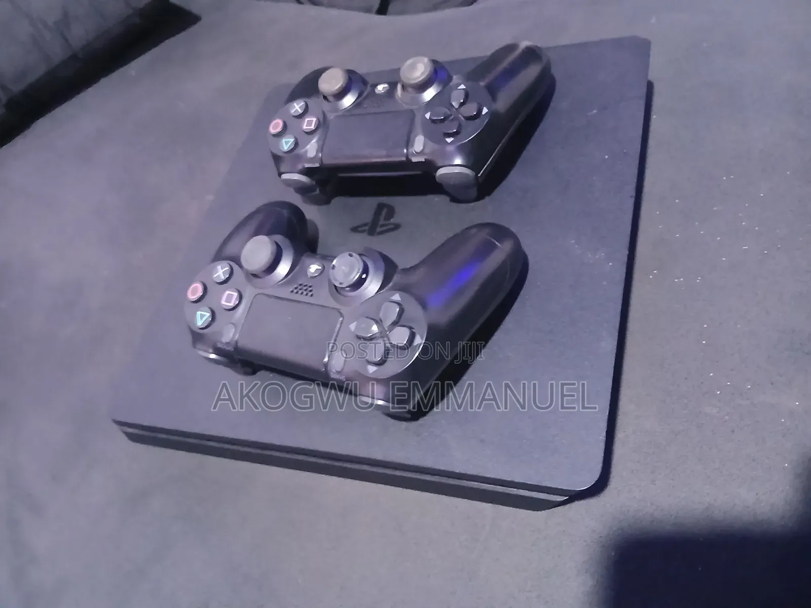 PS4 Slim (Playstation 4 Slim) 2 Controller