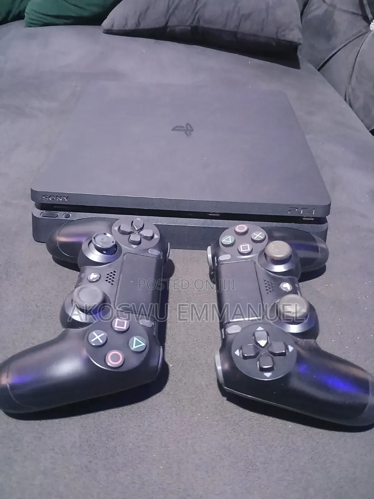PS4 Slim (Playstation 4 Slim) 2 Controller