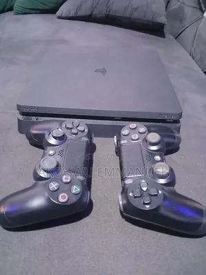 PS4 Slim (Playstation 4 Slim) 2 Controller