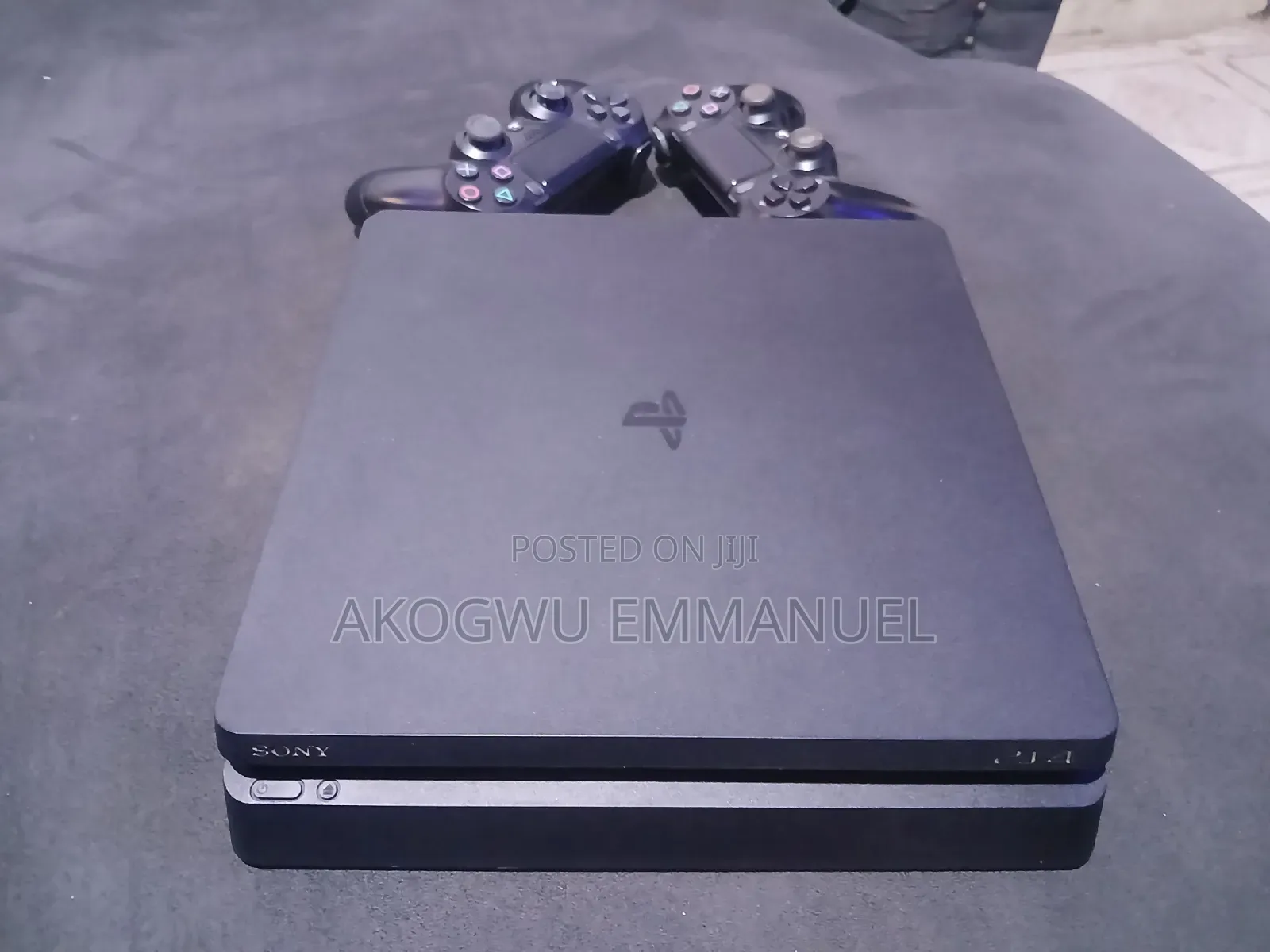 PS4 Slim (Playstation 4 Slim) 2 Controller