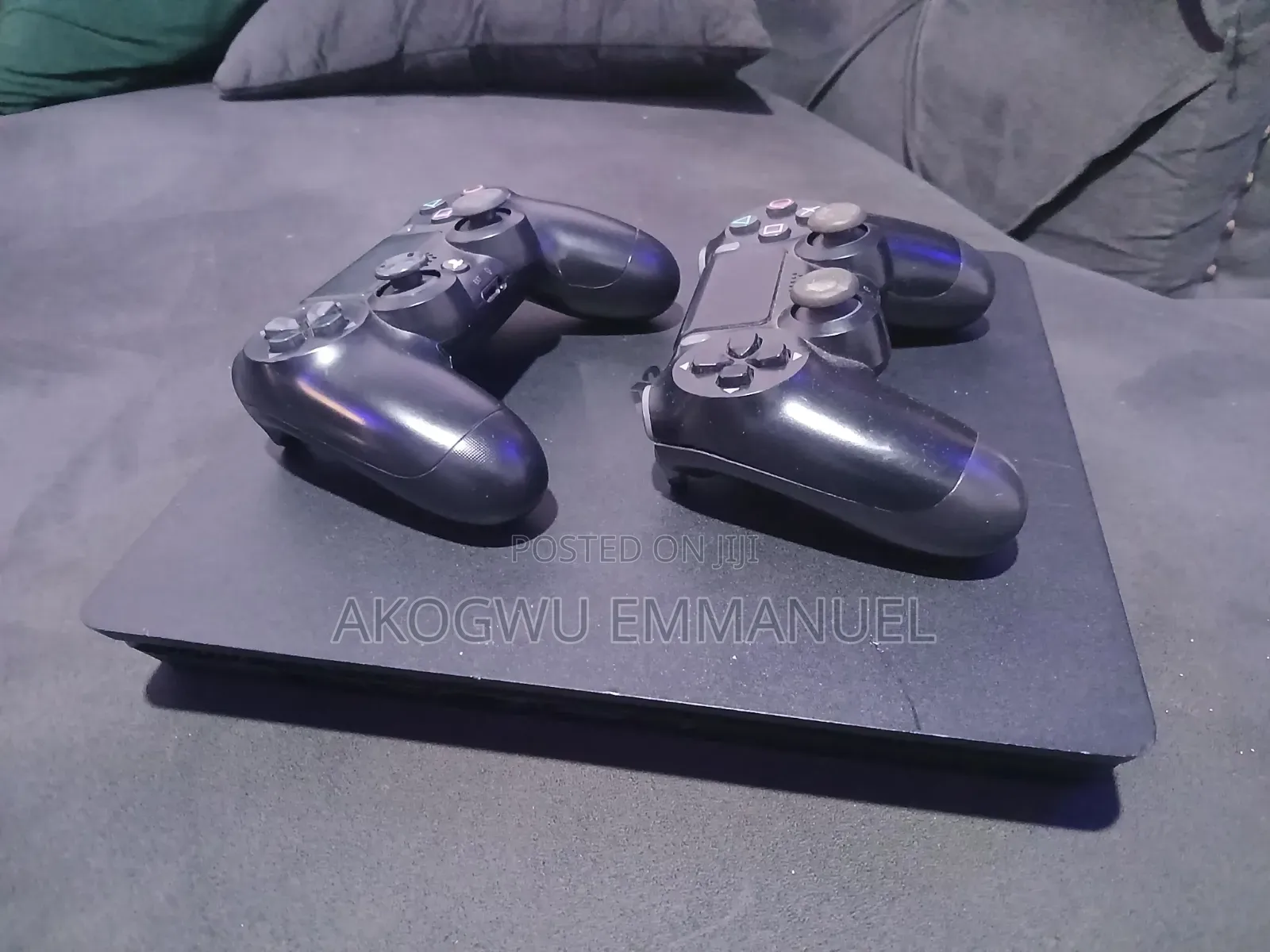 PS4 Slim (Playstation 4 Slim) 2 Controller