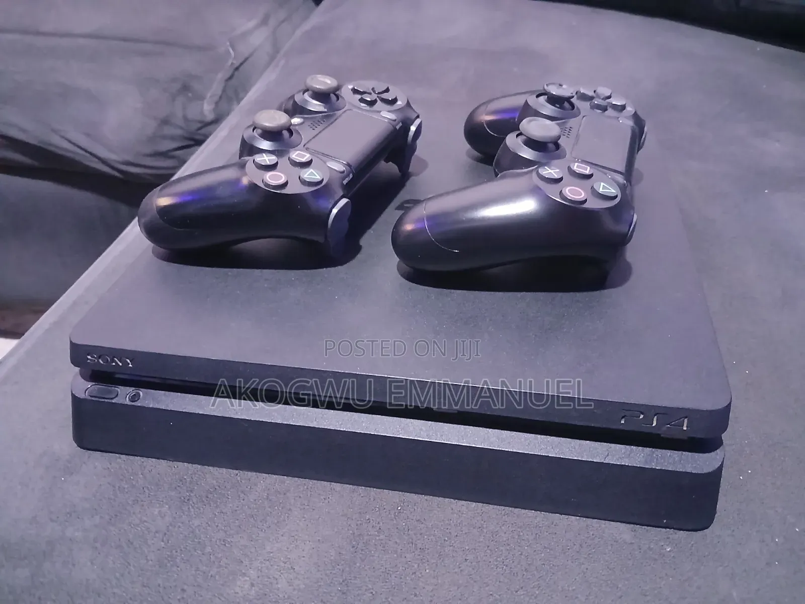 PS4 Slim (Playstation 4 Slim) 2 Controller