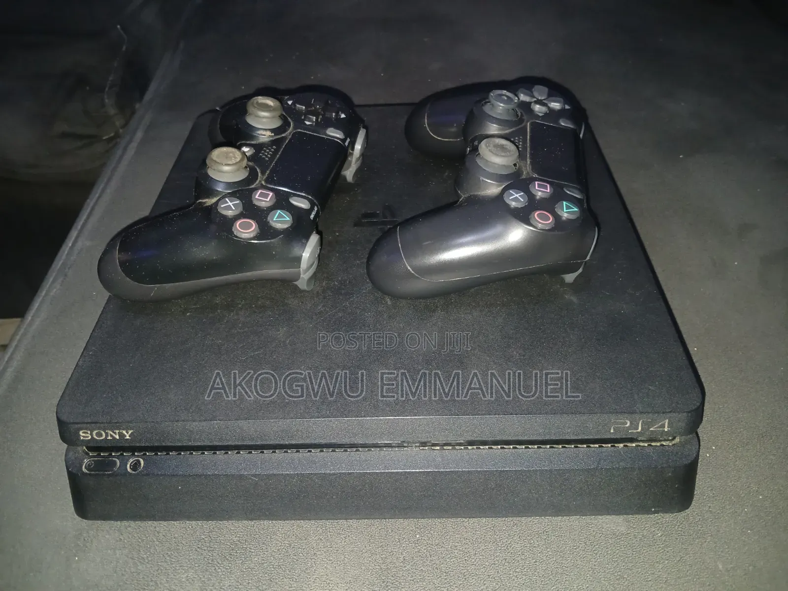 PS4 Slim (Playstation 4 Slim) 2 Controller