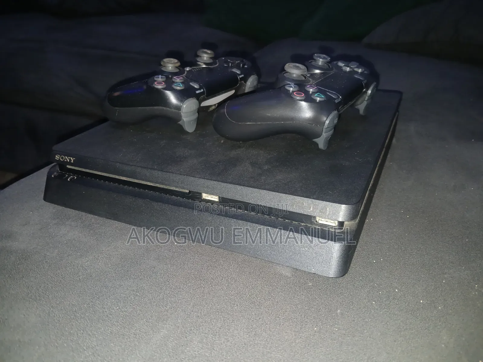 PS4 Slim (Playstation 4 Slim) 2 Controller
