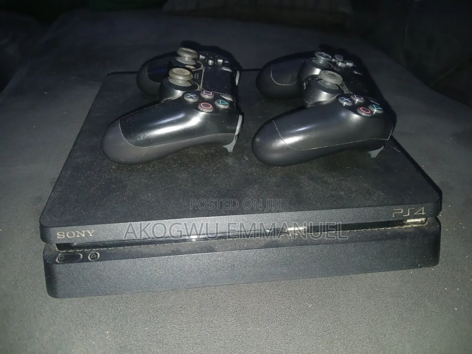 PS4 Slim (Playstation 4 Slim) 2 Controller
