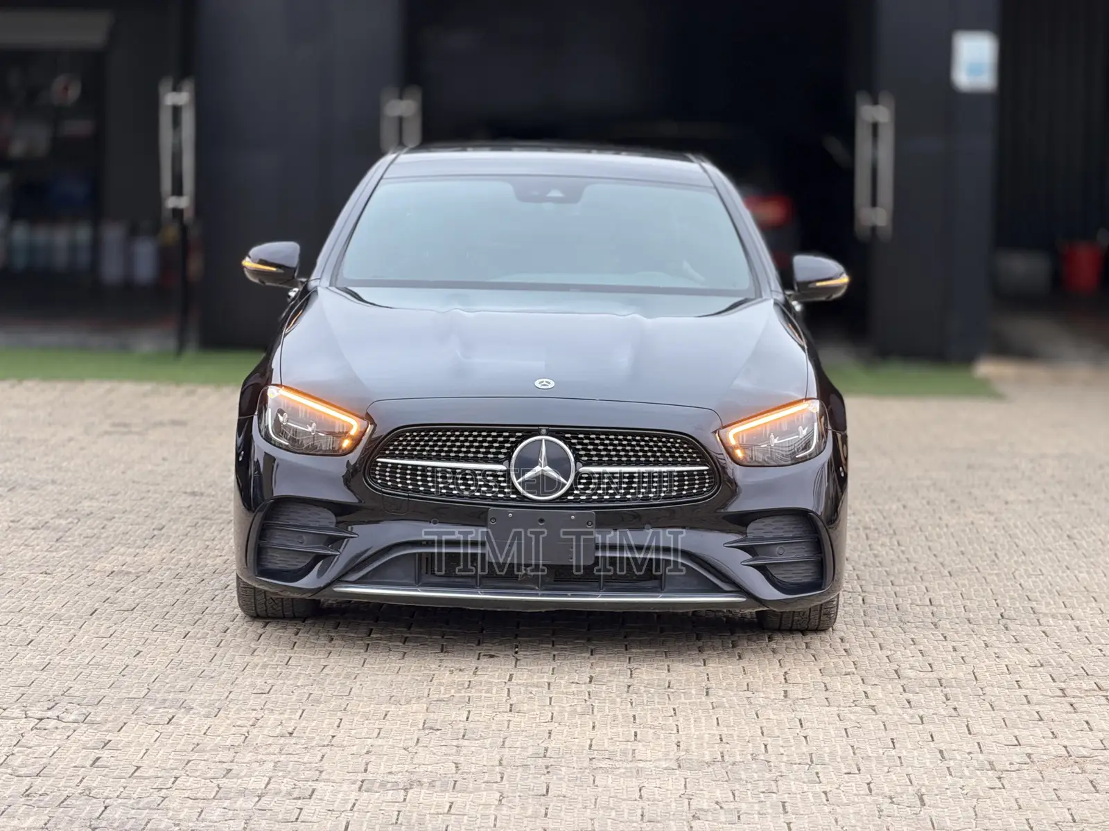 Mercedes-Benz E350 2022 Black