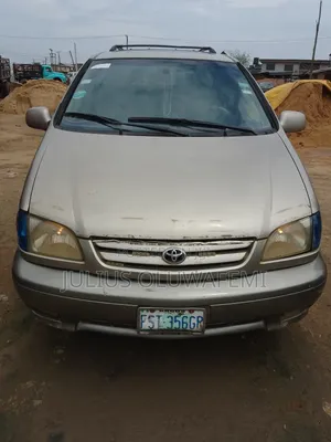 Toyota Sienna 2002 Gold