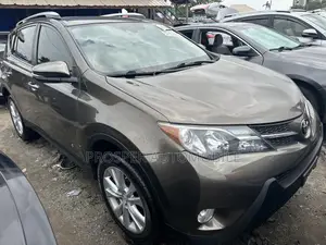 Toyota RAV4 XLE 4dr SUV AWD (2.5L 4cyl 6A) 2015 Gold