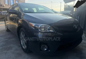 Toyota Corolla LE 4dr Sedan (1.8L 4cyl 4A) 2013 Gray