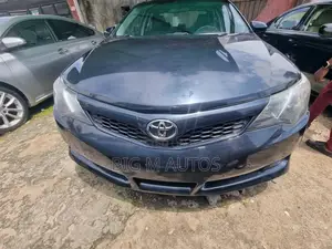 Toyota Camry SE 4dr Sedan (2.5L 4cyl 6A) 2013 Black