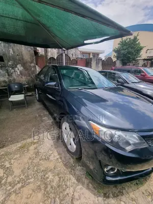 Toyota Camry SE 4dr Sedan (2.5L 4cyl 6A) 2013 Black