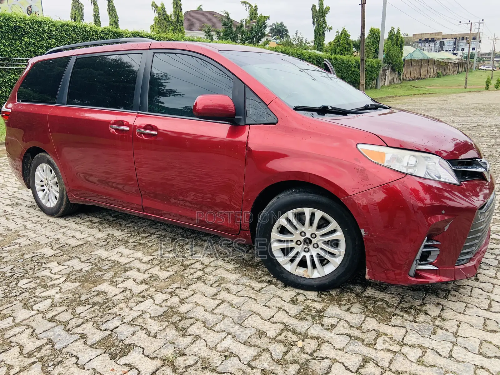 Toyota Sienna 2016 Red