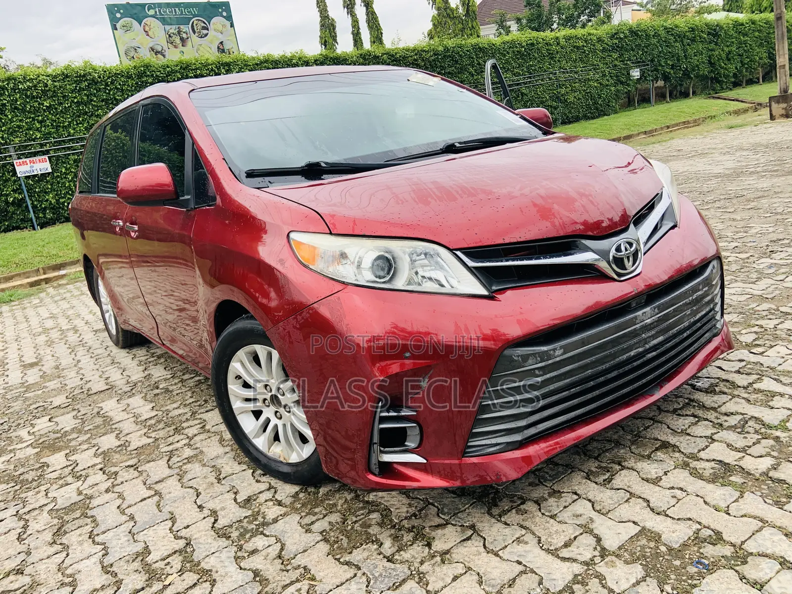 Toyota Sienna 2016 Red
