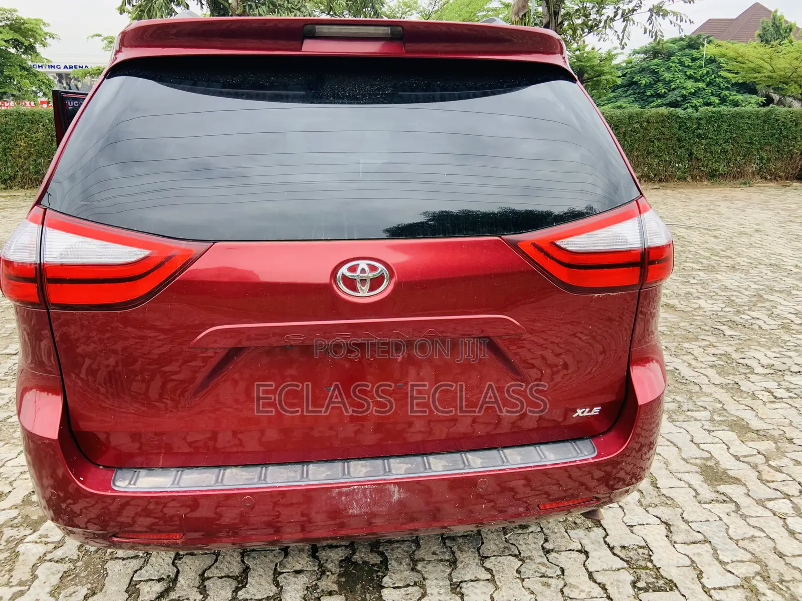 Toyota Sienna 2016 Red