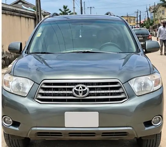 Toyota Highlander SE 2010 Green