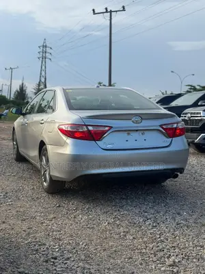 Toyota Camry SE 4dr Sedan (2.5L 4cyl 6A) 2017 Gray
