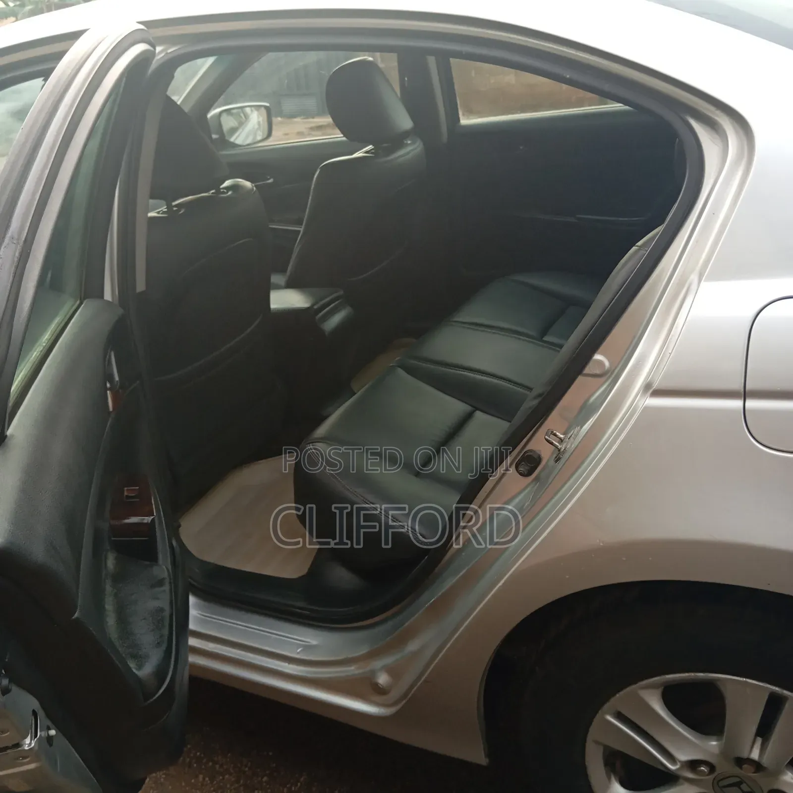 Honda Accord 2011 Silver
