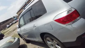 Toyota Highlander 2011 Silver