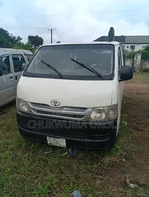 Toyota HiAce 1998 White