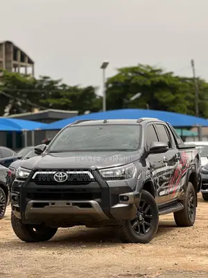 Toyota Hilux 2021 Gray