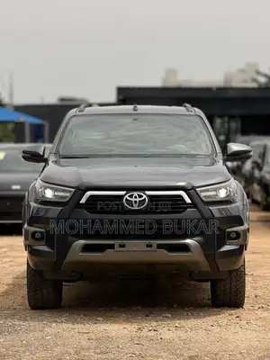 Toyota Hilux 2021 Gray