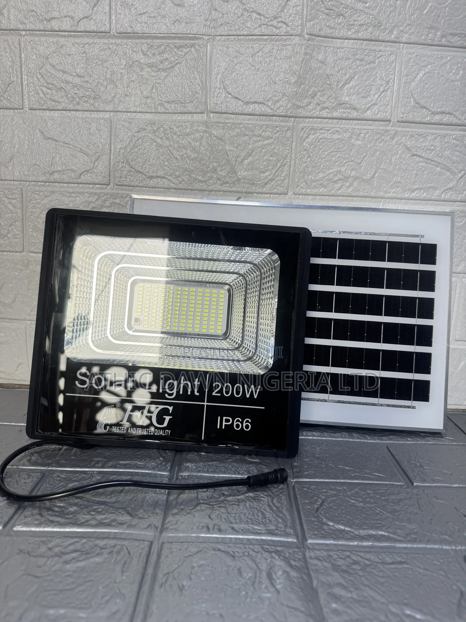 200 Watts Solar Flood Light