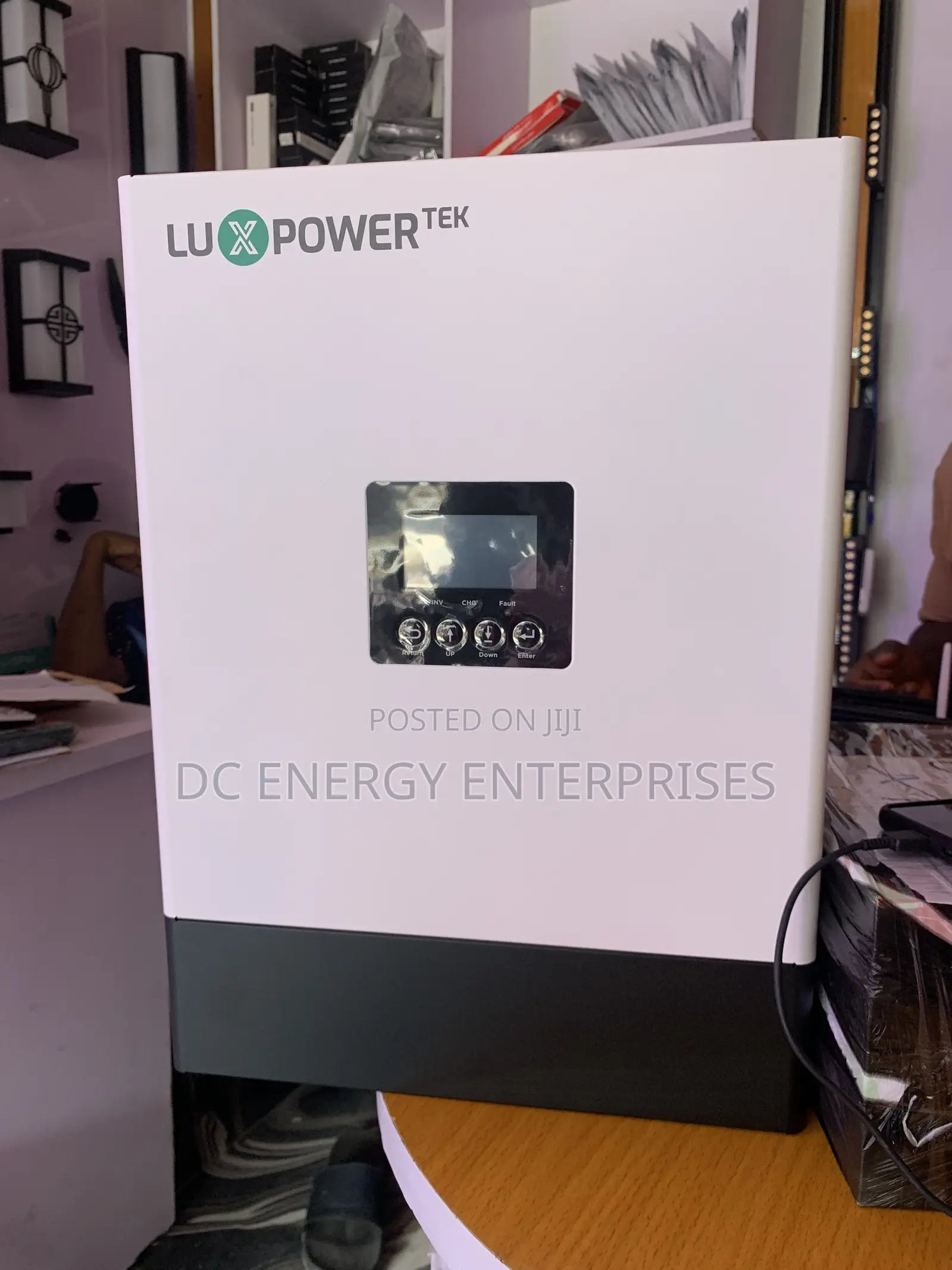 1.5kva Luxpower Tek Hybrid Inverter 12v