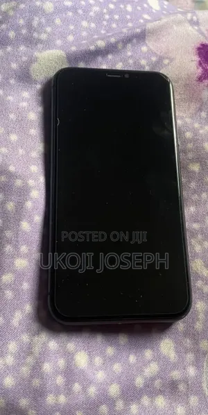 Apple iPhone 11 64 GB Gray