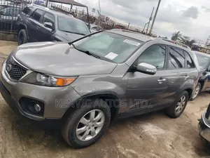 Kia Sorento 2011 Gold