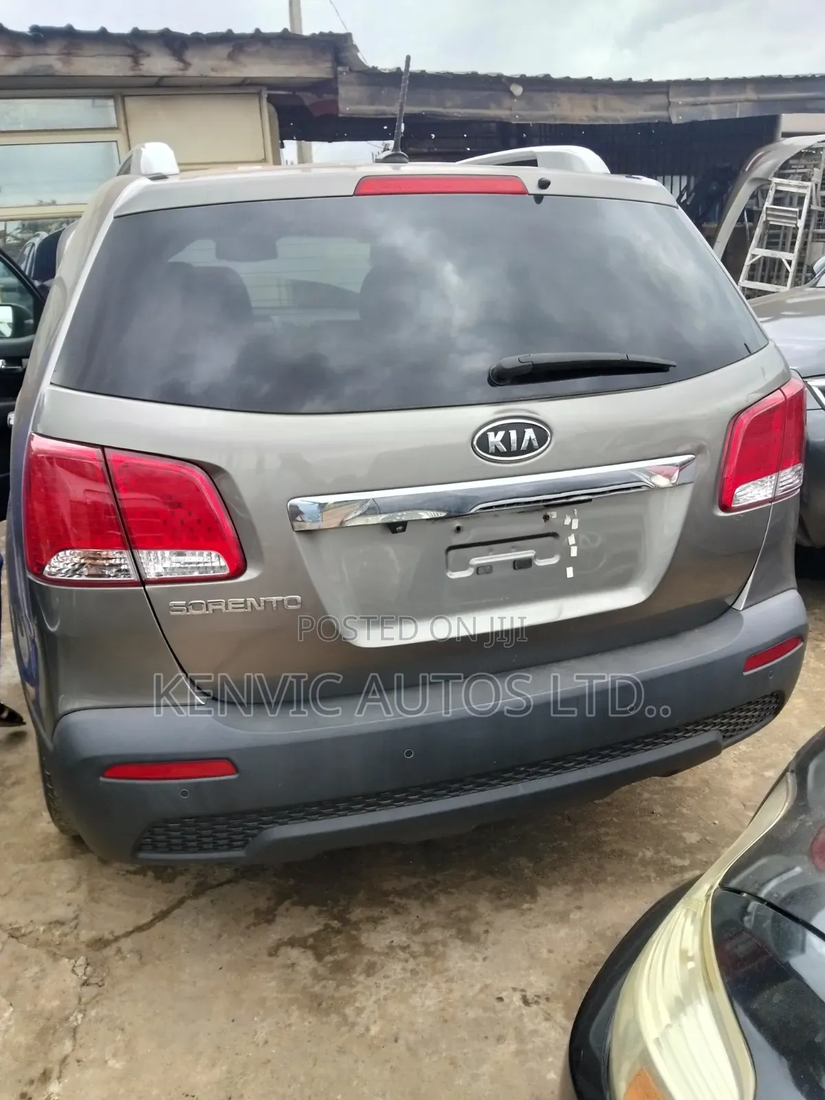 Kia Sorento 2011 Gold