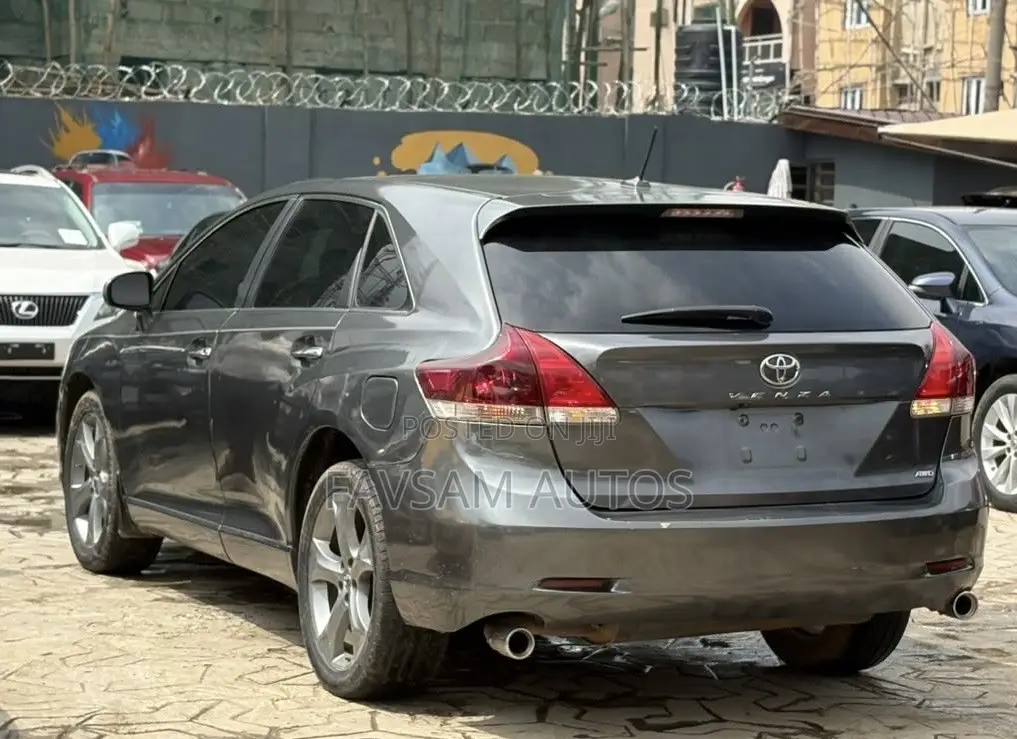 Toyota Venza 2011 Gray