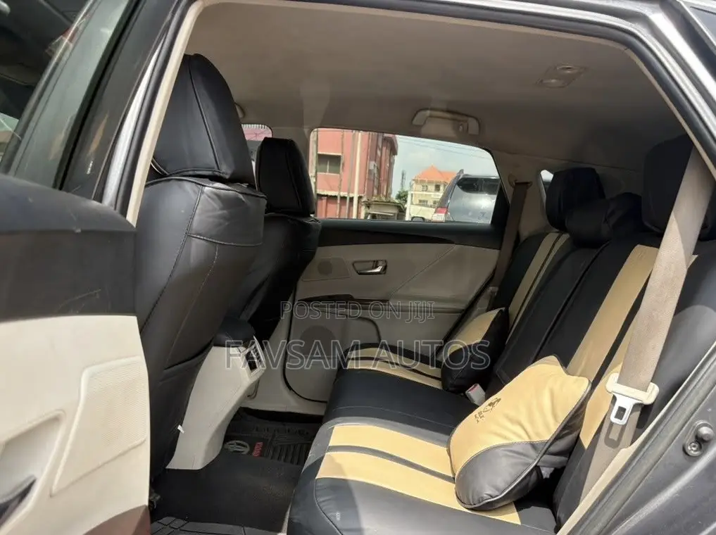 Toyota Venza 2011 Gray