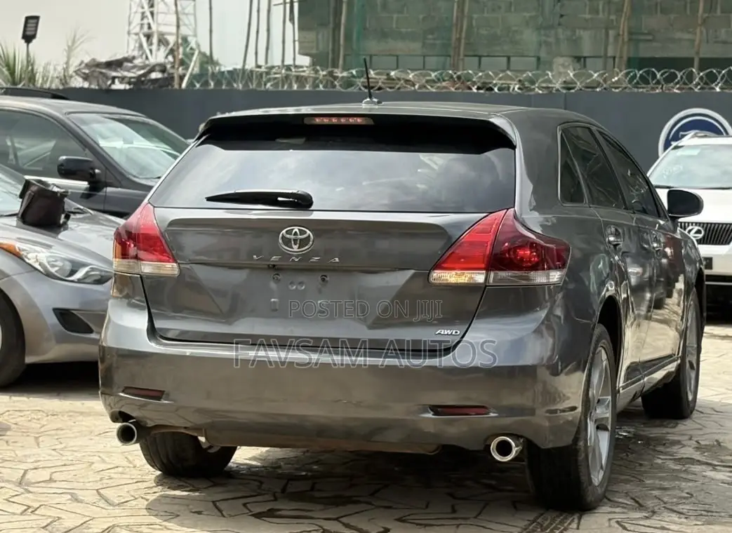 Toyota Venza 2011 Gray