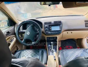 Honda Civic 2025 Gold
