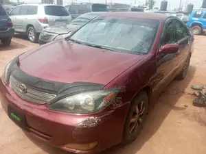 Toyota Camry LE 4dr Sedan (2.4L 4cyl 4A) 2004 Red