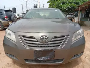 Toyota Camry Base 4dr Sedan (2.4L 4cyl 5M) 2009 Gray