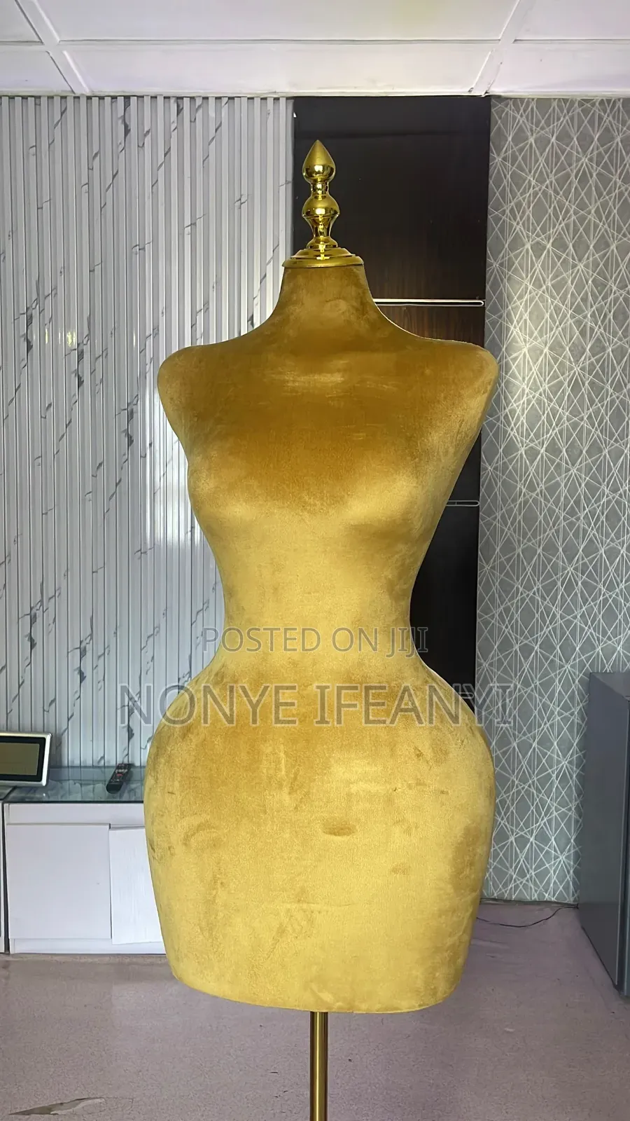 Velvet Mannequin