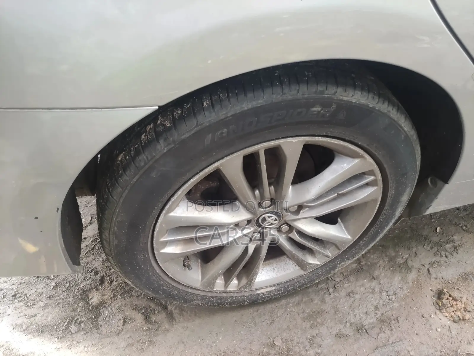 Toyota Camry 2017 Silver