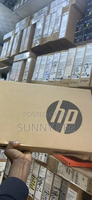 New Laptop HP 15-dy1032wm 8GB Intel Core i5 SSD 256GB