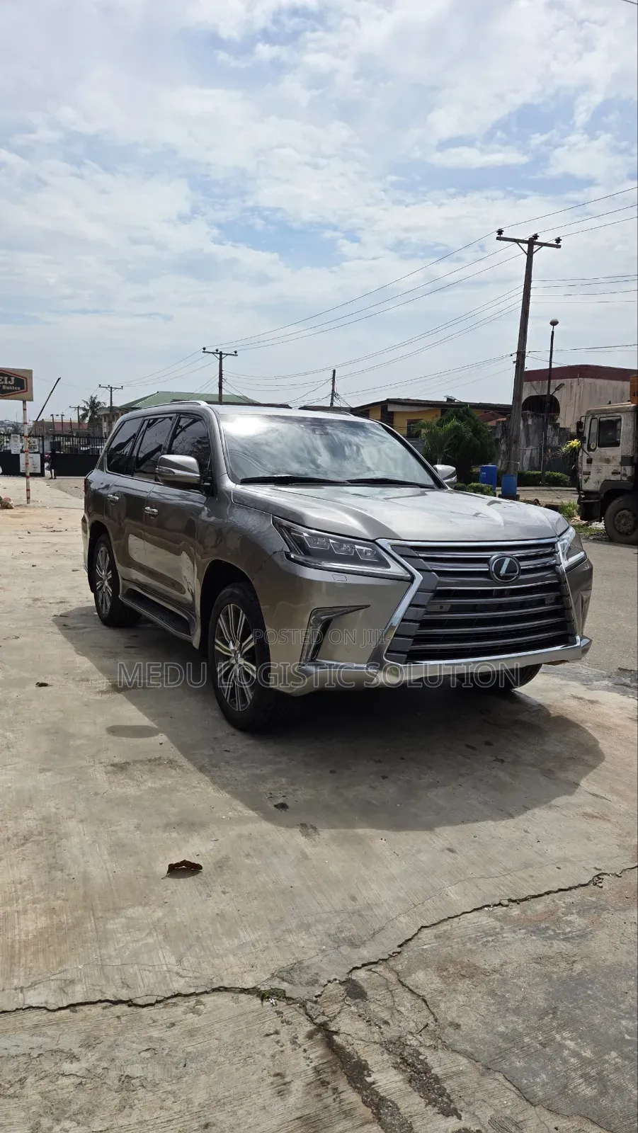 Lexus LX 2018 Gold