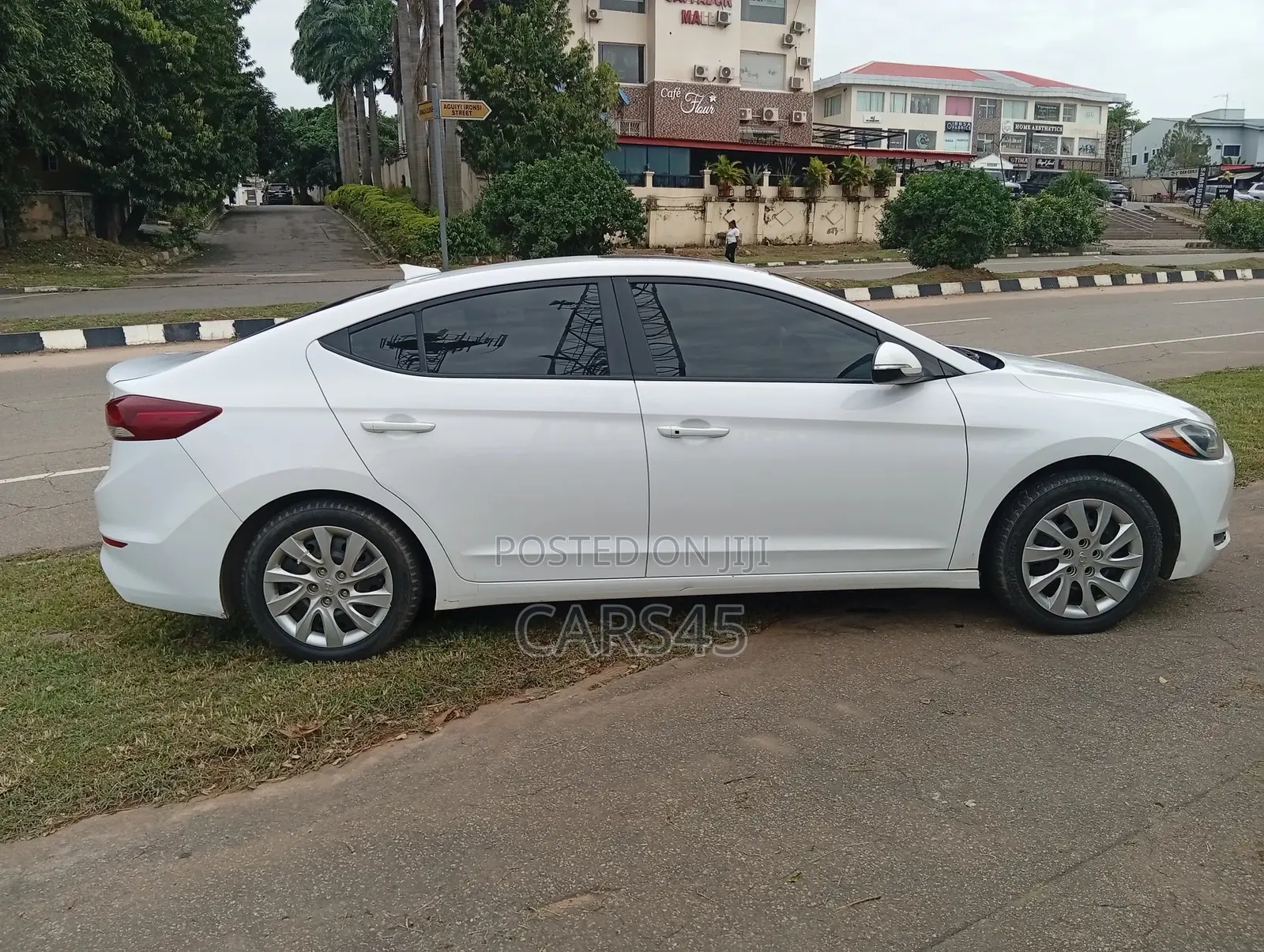 Hyundai Elantra 2018 White
