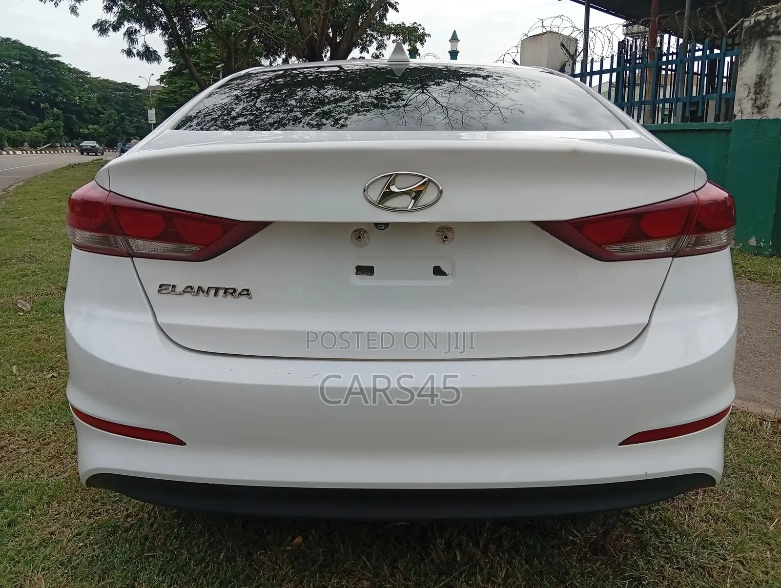 Hyundai Elantra 2018 White