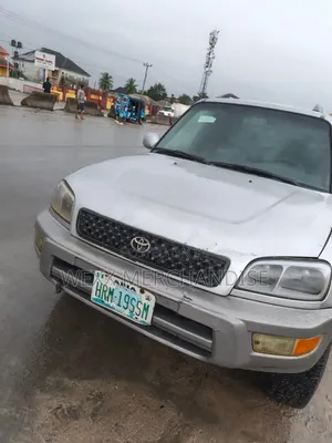 Toyota RAV4 Automatic 2000 Silver