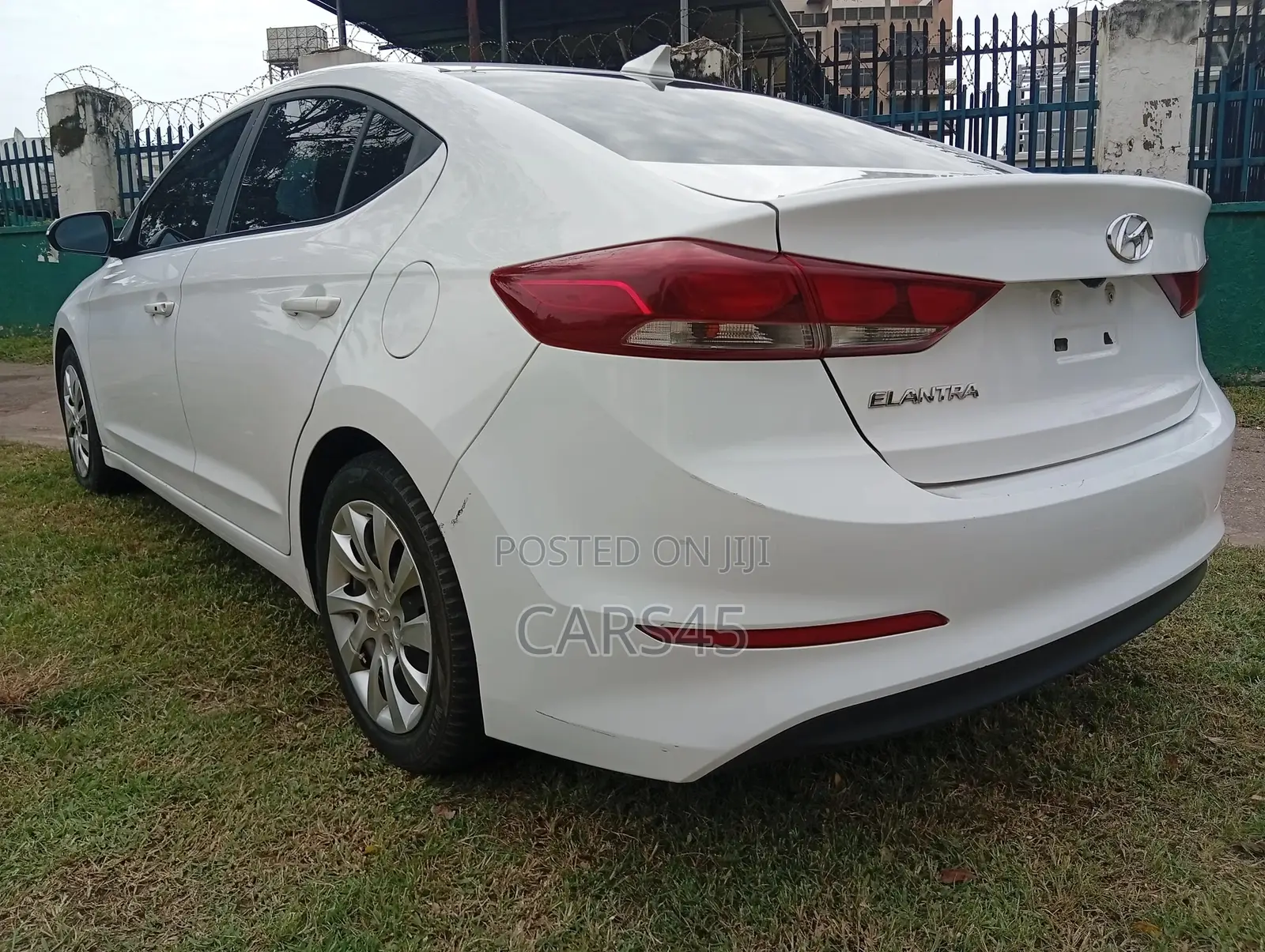 Hyundai Elantra 2018 White