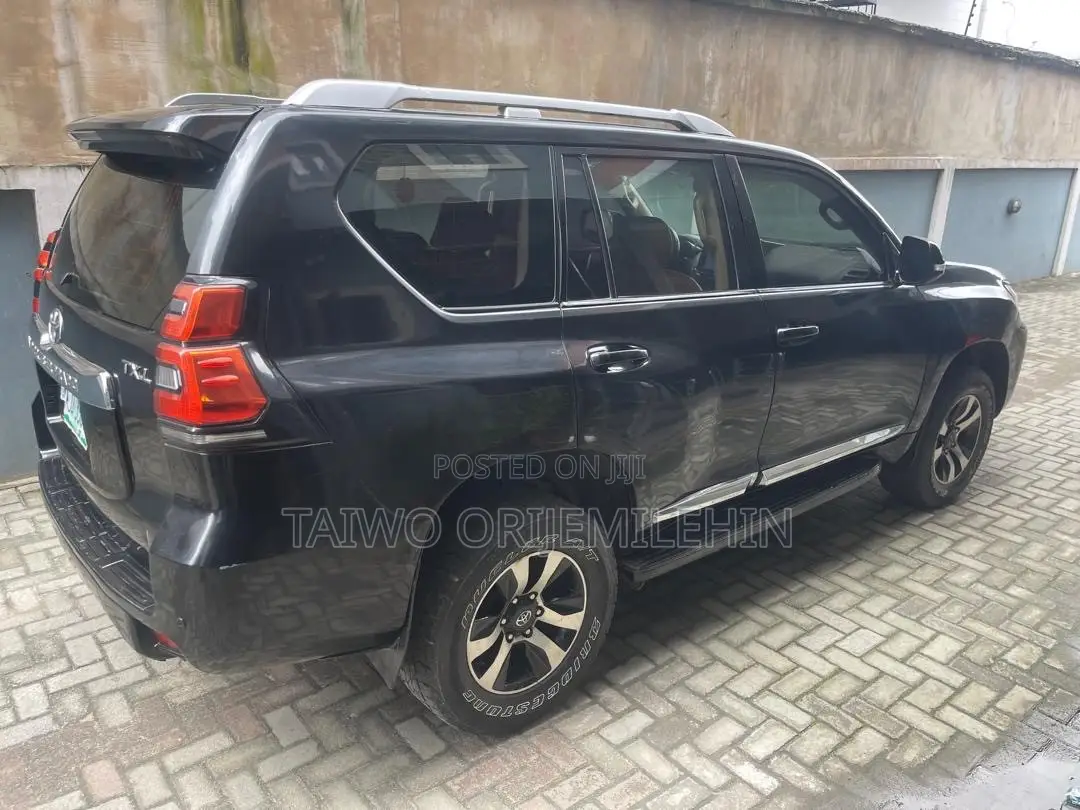 Toyota Land Cruiser Prado 2012 Black