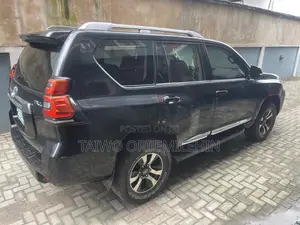 Toyota Land Cruiser Prado 2012 Black