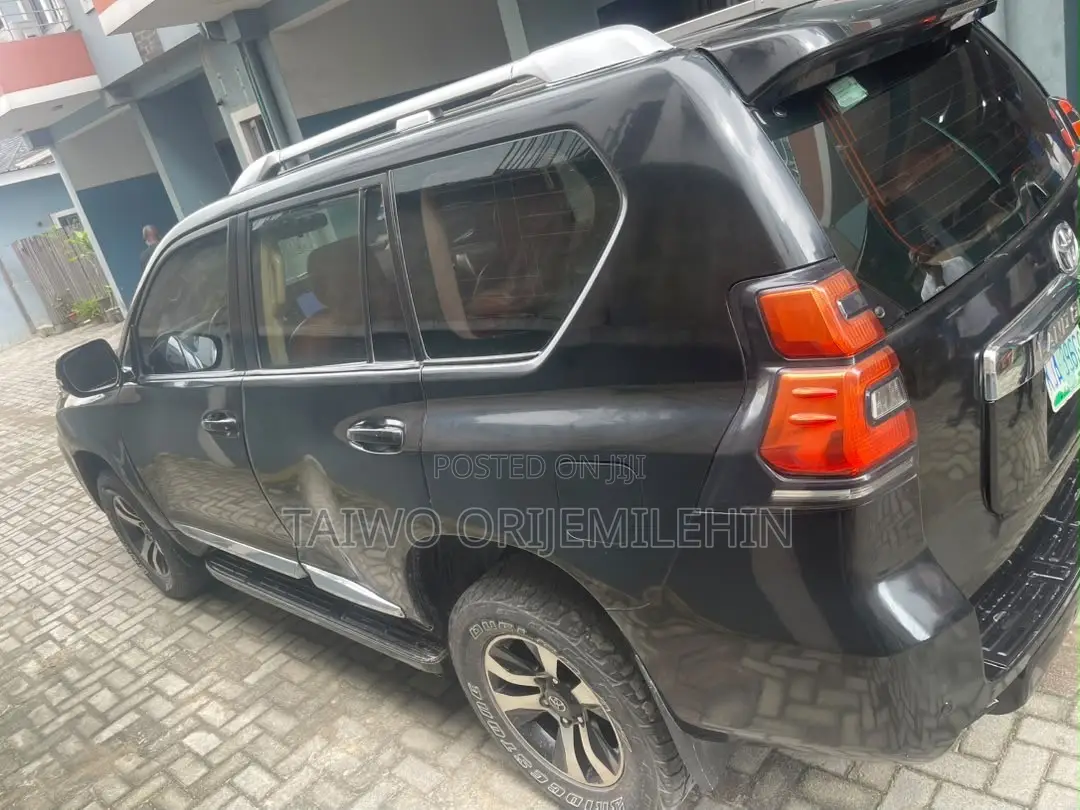 Toyota Land Cruiser Prado 2012 Black