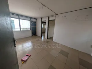 2bdrm Block of Flats in Fashola Estate, Iponri for rent